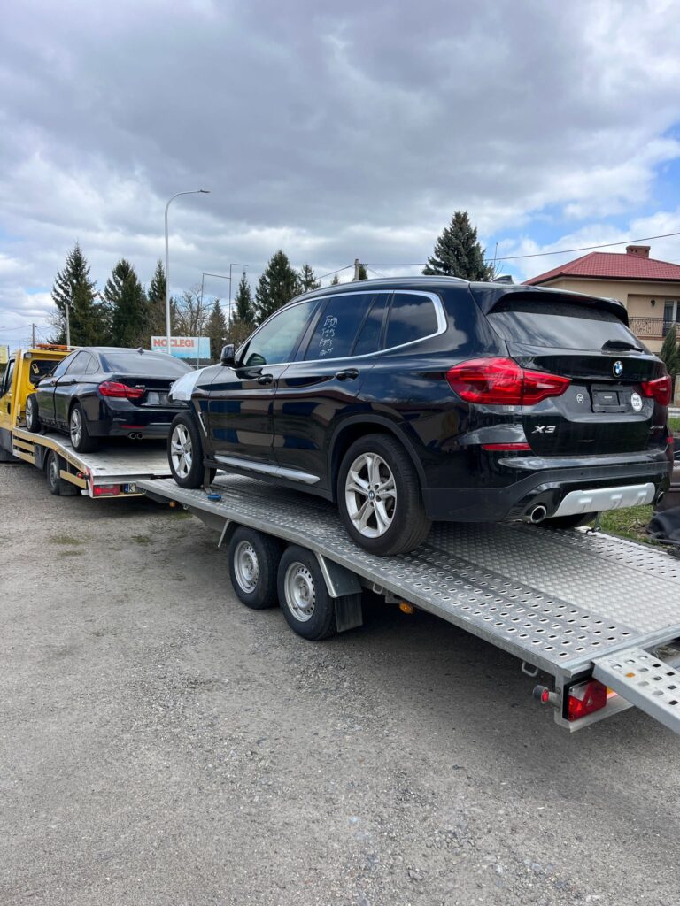 Laweta z BMW Laweta z dwoma BMW